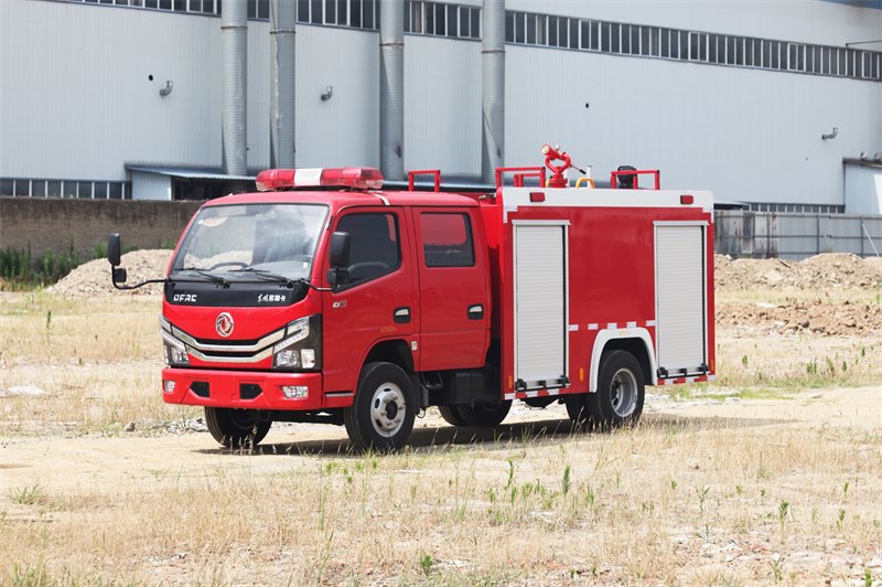消防车科普：不止会喷水的移动救援堡垒